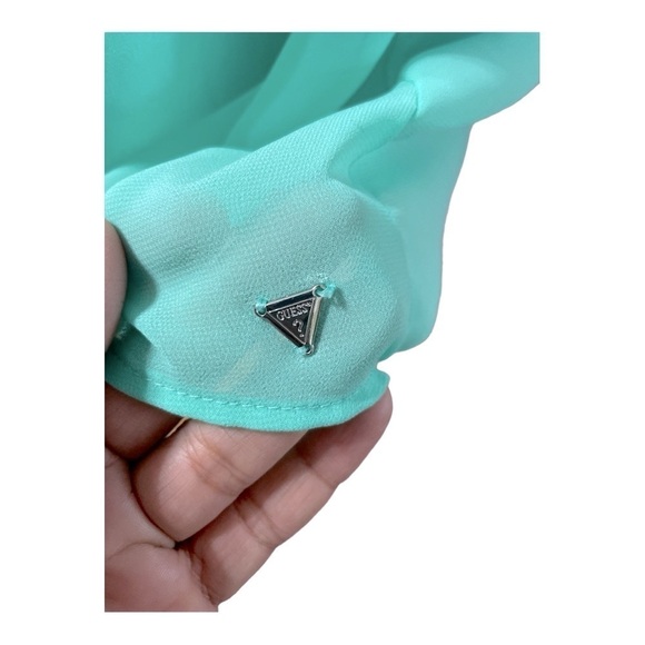 GUESS Turquoise Collared
Sleeveless Blouse SIZE L - Picture 6 of 9
